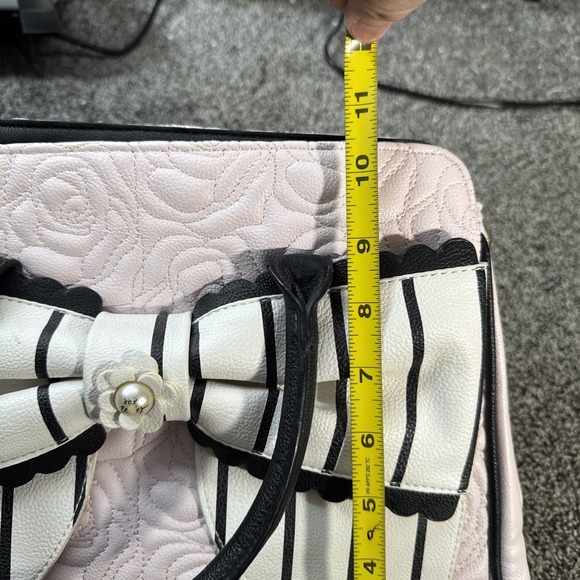 Betsy Johnson Bow And Rose Faux Leather Satchel Cross Body Purse New - Picture 6 of 6